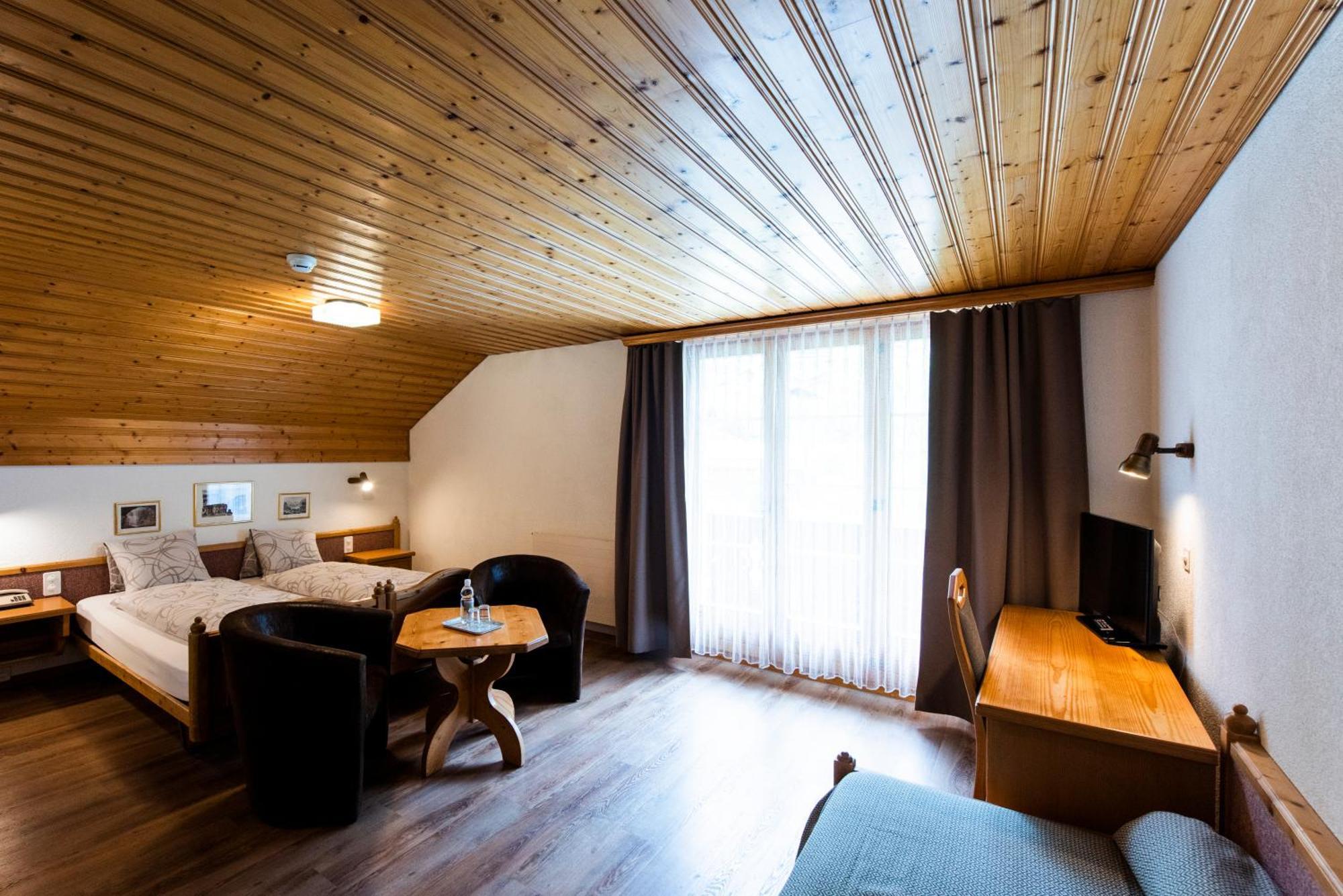 Hotel Brienzerburli Бриенц Экстерьер фото