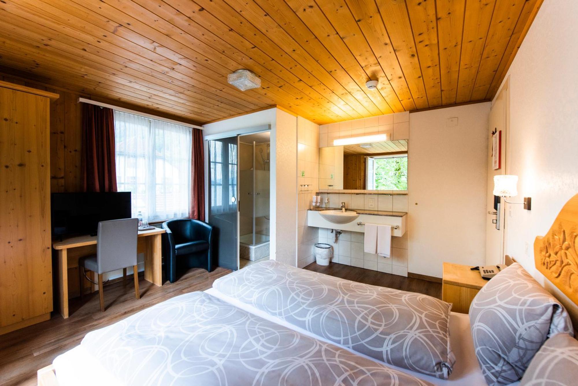 Hotel Brienzerburli Бриенц Экстерьер фото